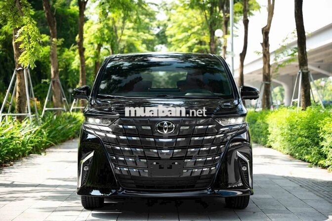 Toyota Alphard Hybrid Tự động