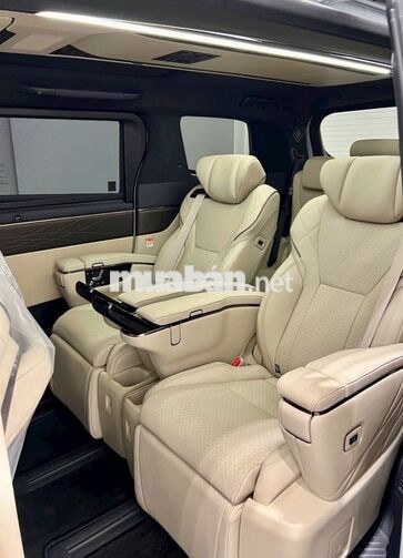 Toyota Alphard Hybrid Tự động