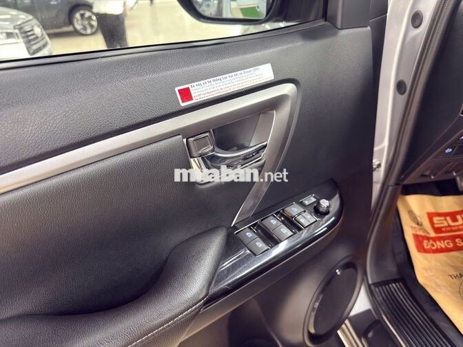Toyota Fortuner 2024 2.4G AT Bạc 63739 km