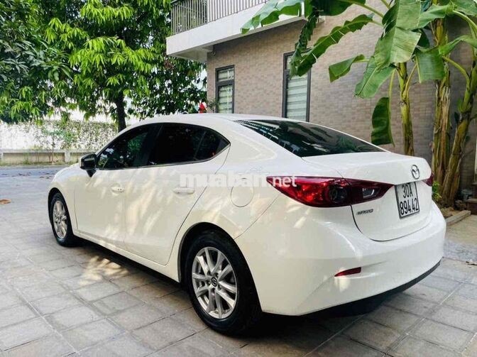 Mazda 3 5 chỗ Tự động màu Trắng