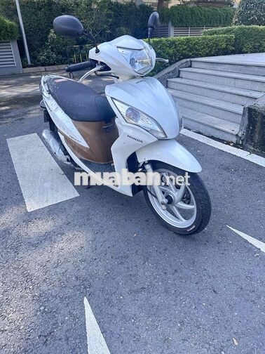 Honda Vision màu trắng