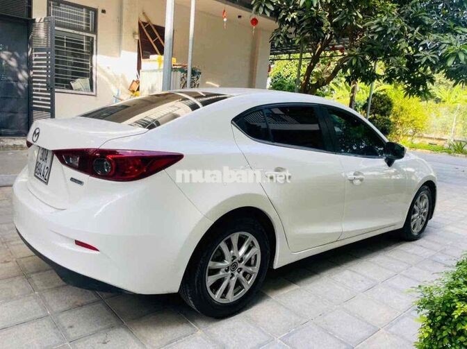 Mazda 3 5 chỗ Tự động màu Trắng