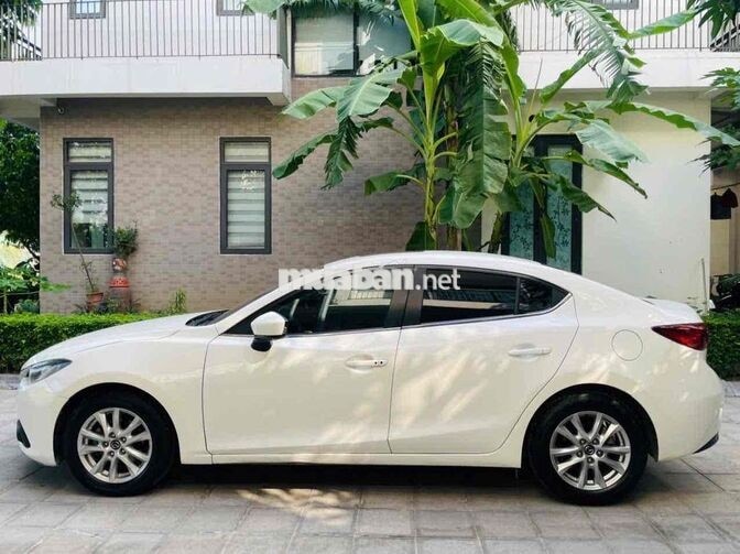 Mazda 3 5 chỗ Tự động màu Trắng