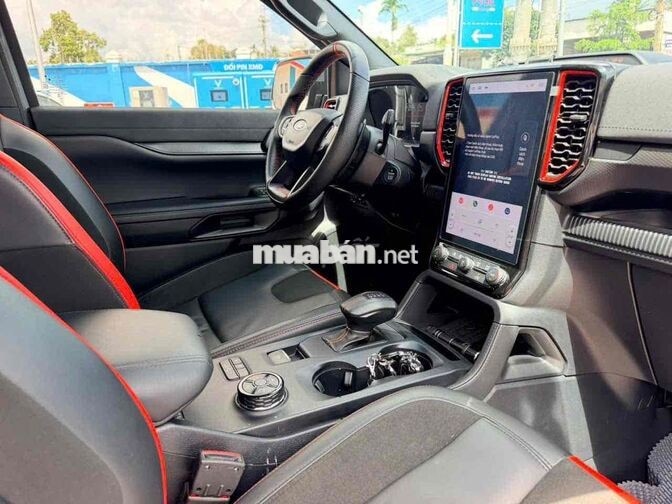 Ford Ranger Raptor 2025 xám 8.000 km