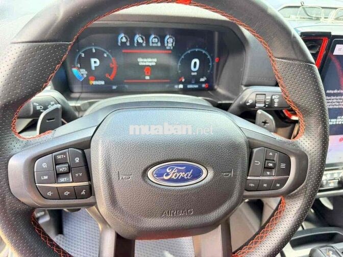 Ford Ranger Raptor 2025 xám 8.000 km