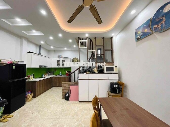 Tầm 6 tỷ có nhà đẹp Hưng Phúc, HM-Oto 10m-38m*5T;4ngủ
