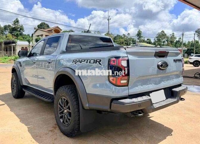 Ford Ranger Raptor 2025 xám 8.000 km