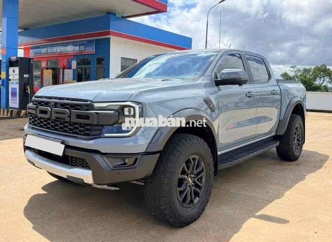 Ford Ranger Raptor 2025 xám 8.000 km