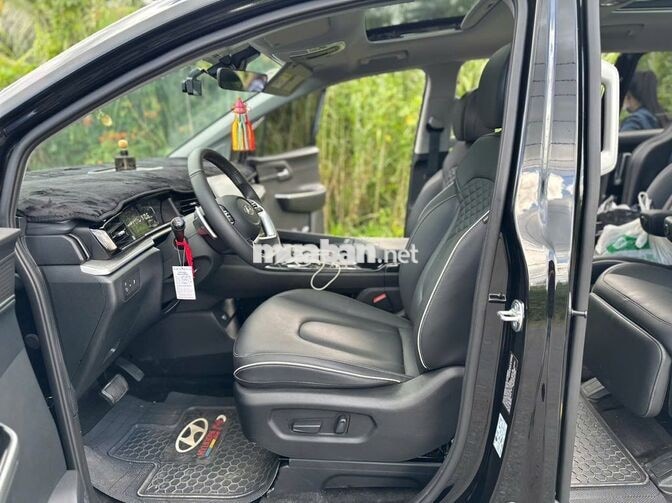 Hyundai Custin 2025 1.5 Cao cấp 2000km Đen