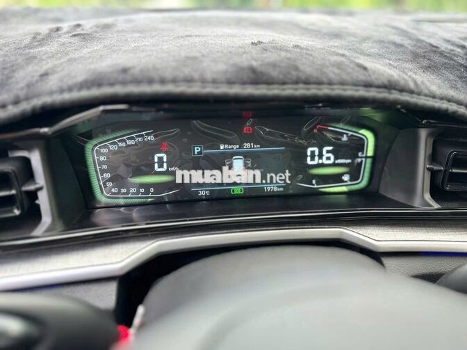 Hyundai Custin 2025 1.5 Cao cấp 2000km Đen
