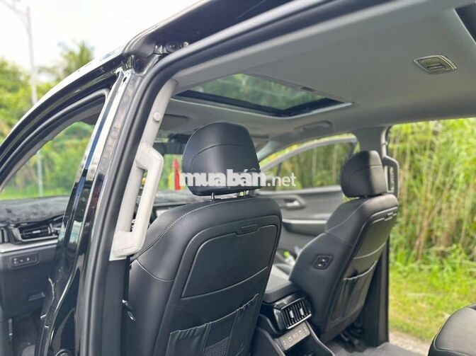 Hyundai Custin 2025 1.5 Cao cấp 2000km Đen