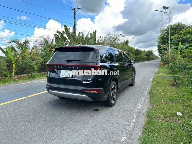 Hyundai Custin 2025 1.5 Cao cấp 2000km Đen