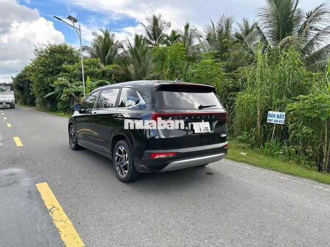 Hyundai Custin 2025 1.5 Cao cấp 2000km Đen