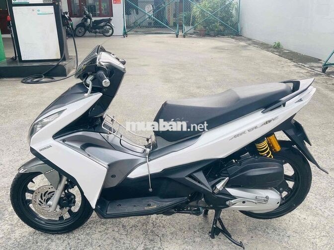 Air Blade màu trắng xám chính chủ