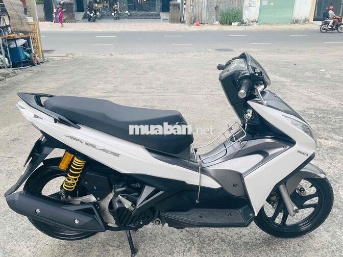 Air Blade màu trắng xám chính chủ