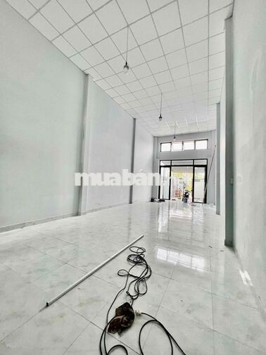 Cho Thuê Nhà DT 5x20m Gác Lửng Trống Xuốt Hợp May Mặc In Ấn Nhôm Kính