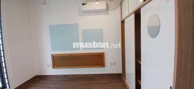 FULL NỘI THẤT MỚI- CỬA XỔ TO- GẦN SÂN BAY 3KM- TÁCH BẾP- YÊN TĨNH- ANI