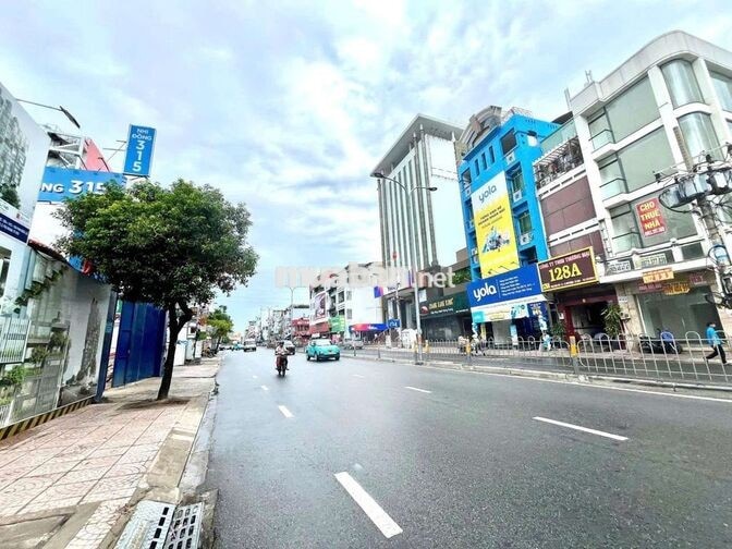 CHO THUÊ HOẶC BÁN CĂN GÓC 2 MT 126-128 PHAN ĐĂNG LƯU 6 TẦNG THANG MÁY 