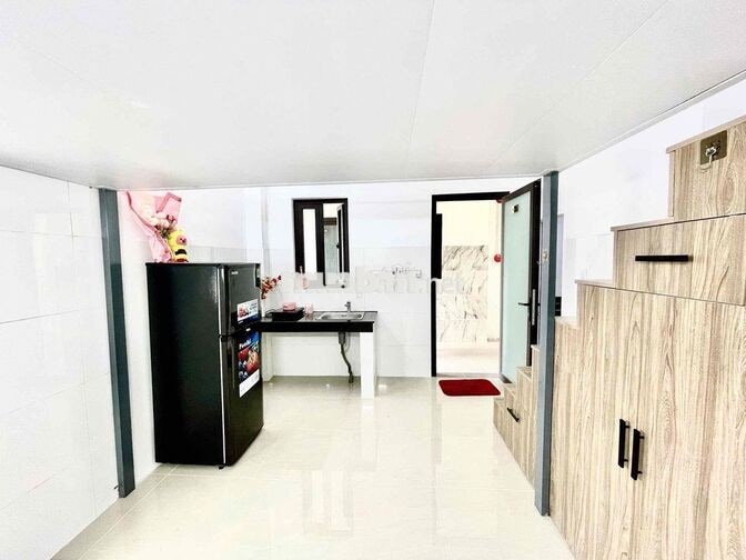 CHO THUÊ CĂN HỘ DV DUPLEX CỬA SỔ TRỜI - CV LÀNG HOA
