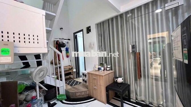 NGANG 4 GẦN TRƯỜNG THCS NGUYỄN ĐỨC TRÍ - MB 143 TRẦN ĐÌNH XU, QUẬN 1