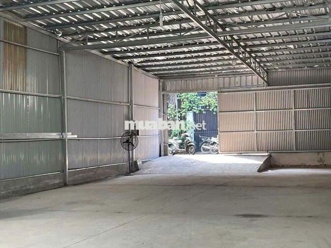 CHO THUÊ XƯỞNG 300M NGAY NHÃ TƯ CHIÊU LIÊU DĨ ĂN CÓ 3 PHA