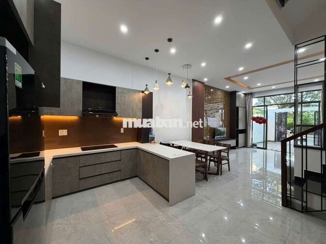 CHO thuê nhà mặt tiền nguyên căn hoà xuân