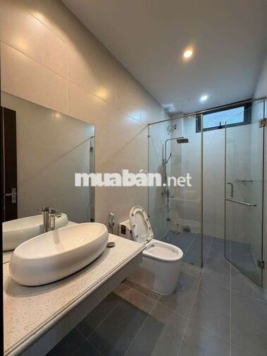 CHO thuê nhà mặt tiền nguyên căn hoà xuân
