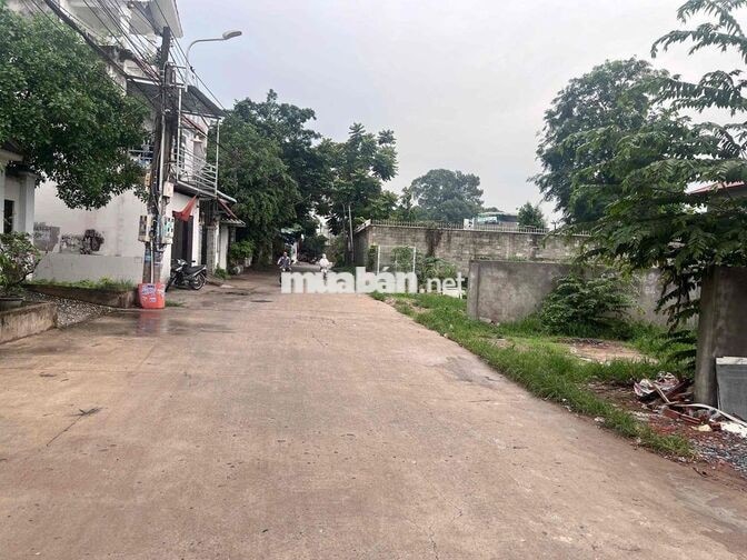 bán lô đất ngang 45 m gần siêu thị bigc ( go) dĩ an sát đường Lớn