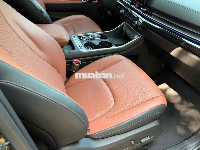 Kia Carnival 2025 Premium 2.2D 2 vạn km Đen