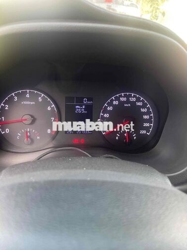 Hyundai Accent 5 chỗ Xăng Số sàn 200.000 km Bạc