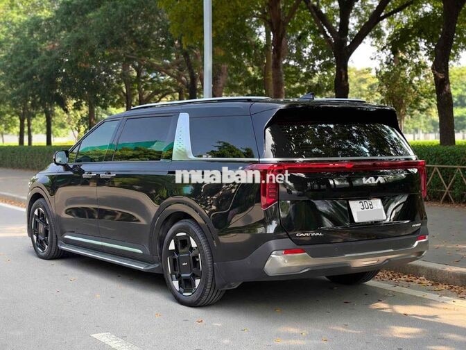 Kia Carnival 2025 Premium 2.2D 2 vạn km Đen