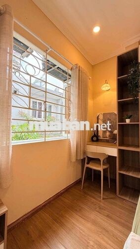 CHO THUÊ CĂN HỘ BAN CÔNG GẦN CÔNG VIÊN LÊ VĂN TÁM FULL NT  QUẬN 1