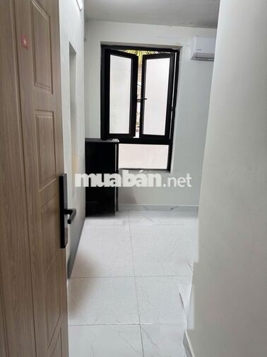 Cho thuê căn hộ phòng trọ 17m2 tại góc Phan Đăng Lưu và Nơ Trang Long