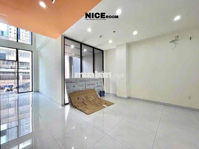 Mặt Bằng Trệt Làm Văn Phòng/ Showroom / Nguyễn Xí/ Vincom/ 2 chiều