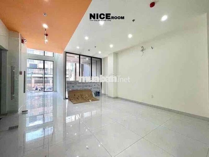 Mặt Bằng Trệt Làm Văn Phòng/ Showroom / Nguyễn Xí/ Vincom/ 2 chiều