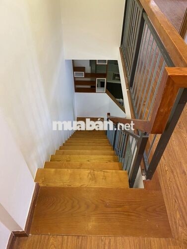 NHÀ 2 MẶT HXH giáp PHÚ NHUẬN, QUẬN 1 - Nội Thất Đầy Đủ