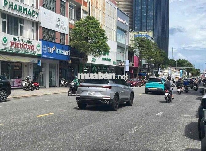 CHO THUÊ NHÀ LÔ GÓC 2 MẶT TIỀN ĐƯỜNG LÊ DUẨN - 115M2 NGANG 6.5M