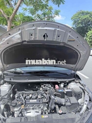 Toyota Vios 5 chỗ Xăng Tự động màu Bạc