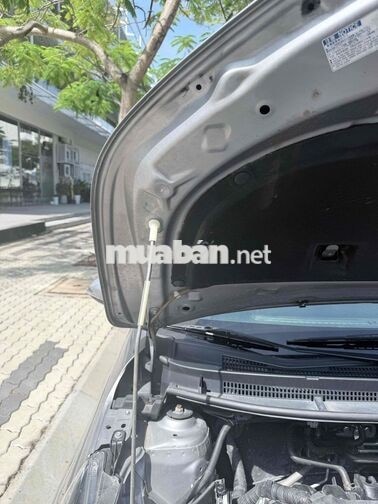 Toyota Vios 5 chỗ Xăng Tự động màu Bạc