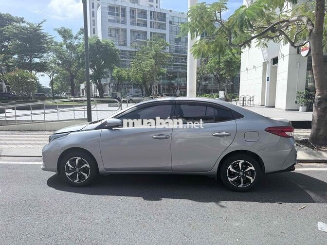 Toyota Vios 5 chỗ Xăng Tự động màu Bạc