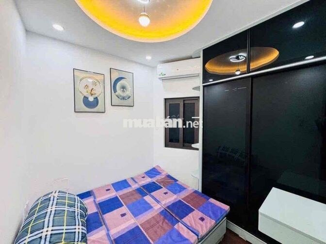Tầm 3 tỷ có nhà dân xây đẹp gần Đê La Thành-NT cơ bản-Sổ 18m*4T;2N;2VS