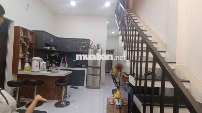 Chính chủ bán nhà đẹp HXH vuông , 2 Tầng , KDC đồng bộ an ninh,