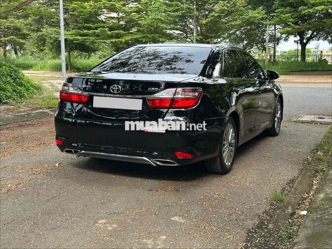 Toyota Camry 2018 2.5Q Đen
