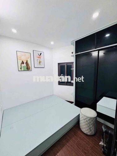 Tầm 3 tỷ có nhà dân xây đẹp gần Đê La Thành-NT cơ bản-Sổ 18m*4T;2N;2VS