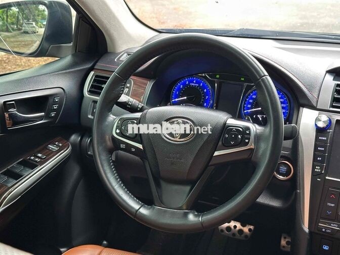 Toyota Camry 2018 2.5Q Đen