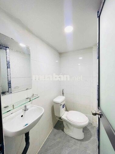 PHÒNG TRỌ GIÁ RẺ - GÁC CAO - SẴN MÁY LẠNH - CUỐI ĐƯỜNG NGUYỄN OANH