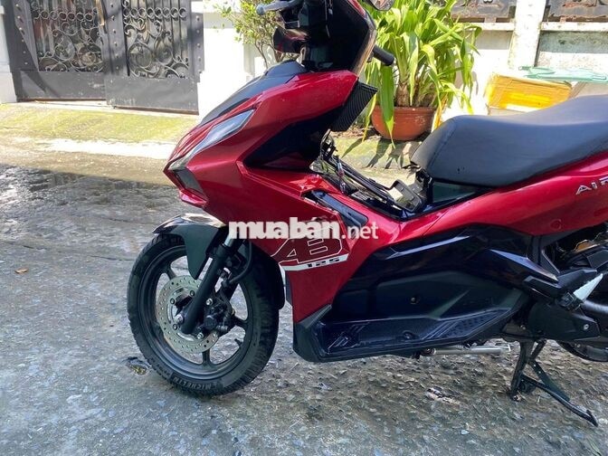 Honda Air Blade 125 2025 màu đỏ đen