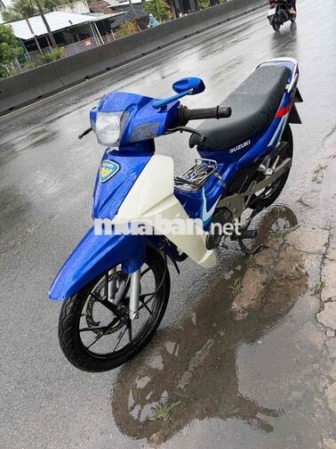 Suzuki RGV 120 xanh trắng 2 thì