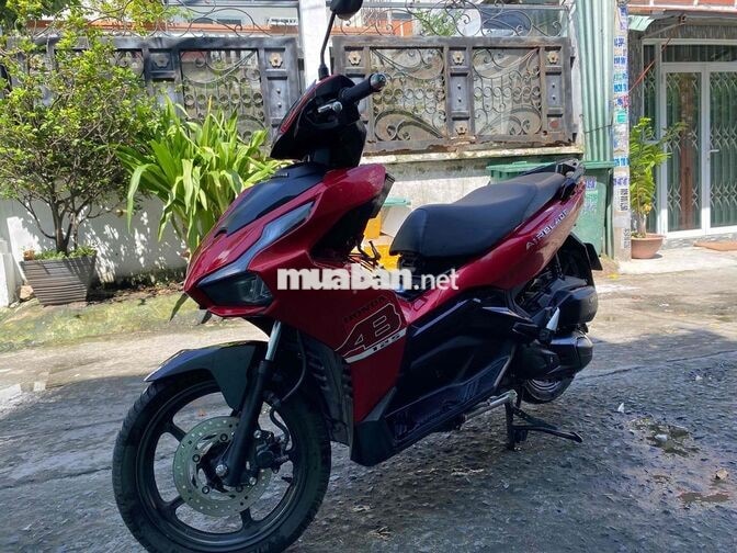 Honda Air Blade 125 2025 màu đỏ đen