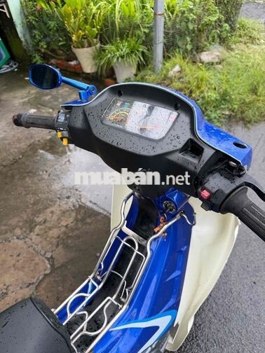 Suzuki RGV 120 xanh trắng 2 thì